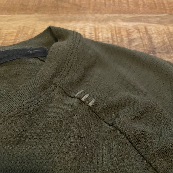 Lululemon Drysense Short Sleeve Shirt - Picture 3 of 6